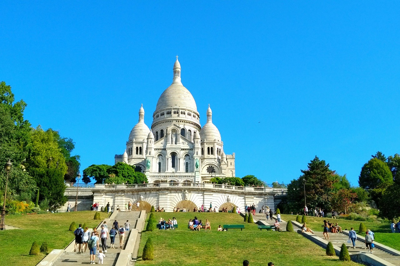 Best Ways To Get from Charles de Gaulle to Montmartre