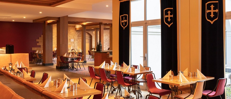 Best Ways To Get From Beauvais to Vienna House Dream Castle