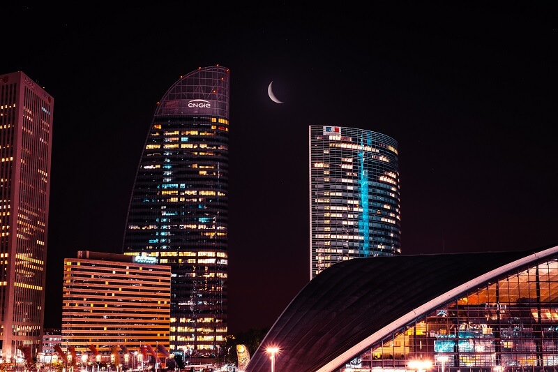 Best Ways To Get From Orly Airport to La Defense