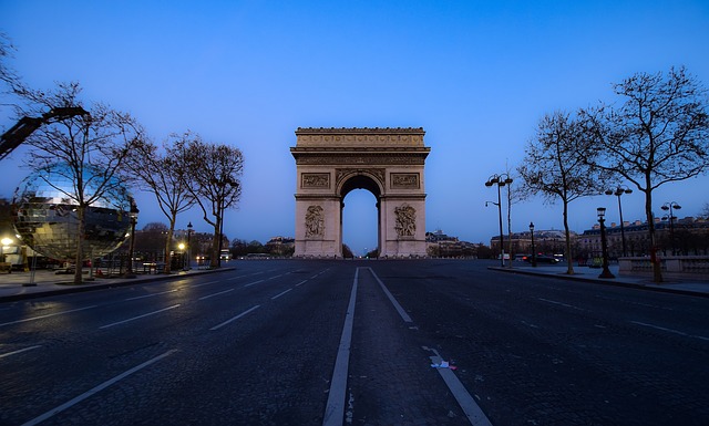 Best Ways To Get From Charles de Gaulle to Champs Elysees