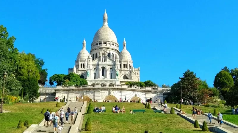 Best Ways To Get from Charles de Gaulle to Montmartre